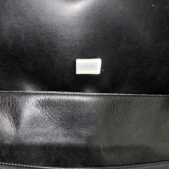 AUTHENTIC CHANEL BLACK VINTAGE BAG WITH BOX - Picture 6 of 17